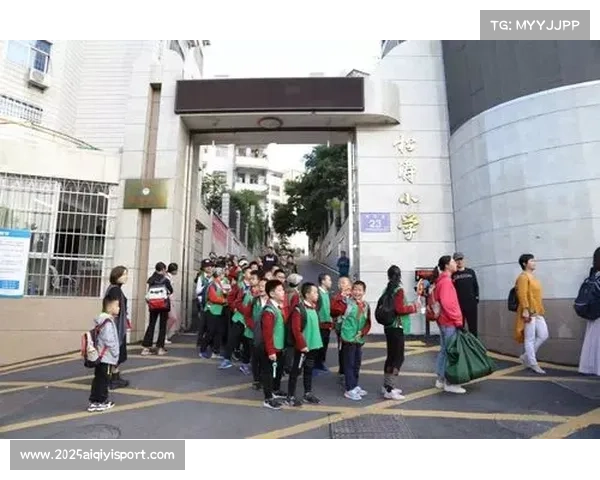 田东芒果杯推出篮球研学路线 中小学生亲身体验赛事运营全程 田东芒果杯推出篮球研学路线 中小学生亲身体验赛事运营全程